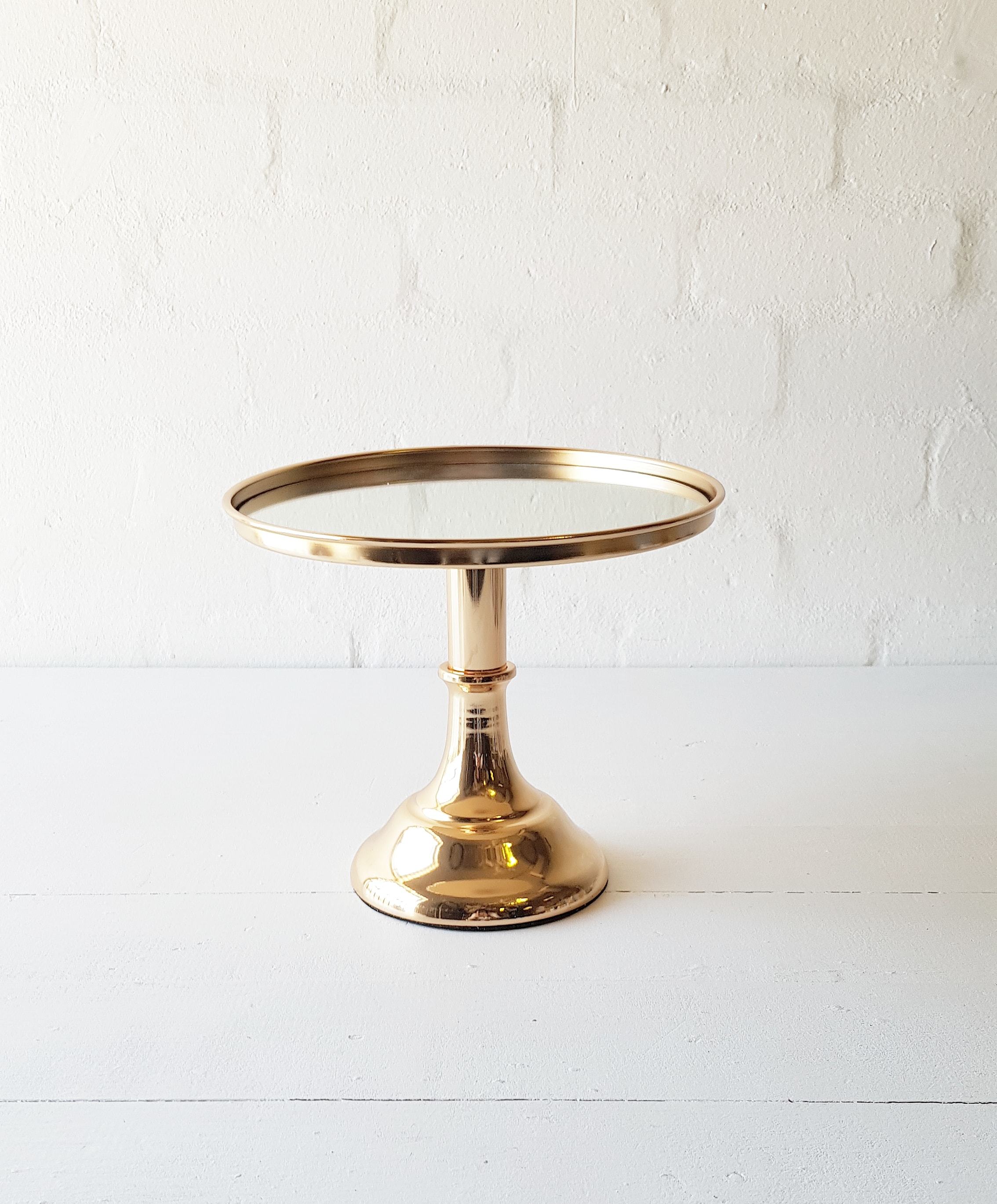 Mirror top Gold Cake stand - <p style='text-align: center;'>R 100</p>